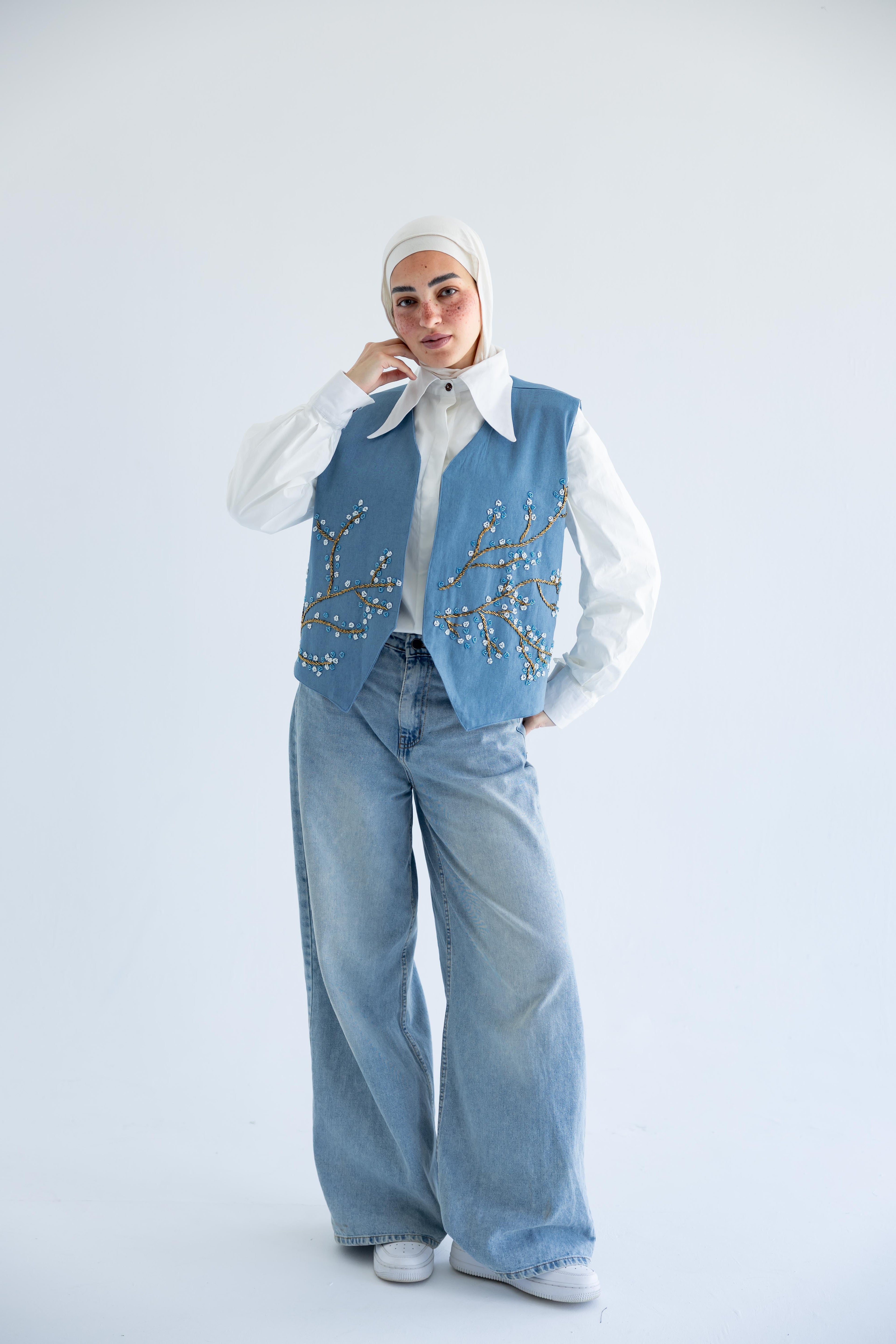 Blossom-beaded vest in chambray cotton - Dusty Blue