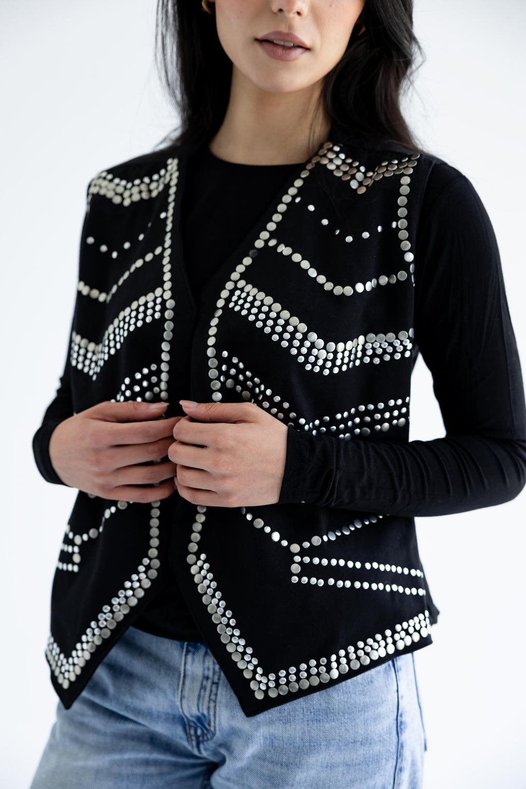 Chevron-studded vest in structured cotton - Black