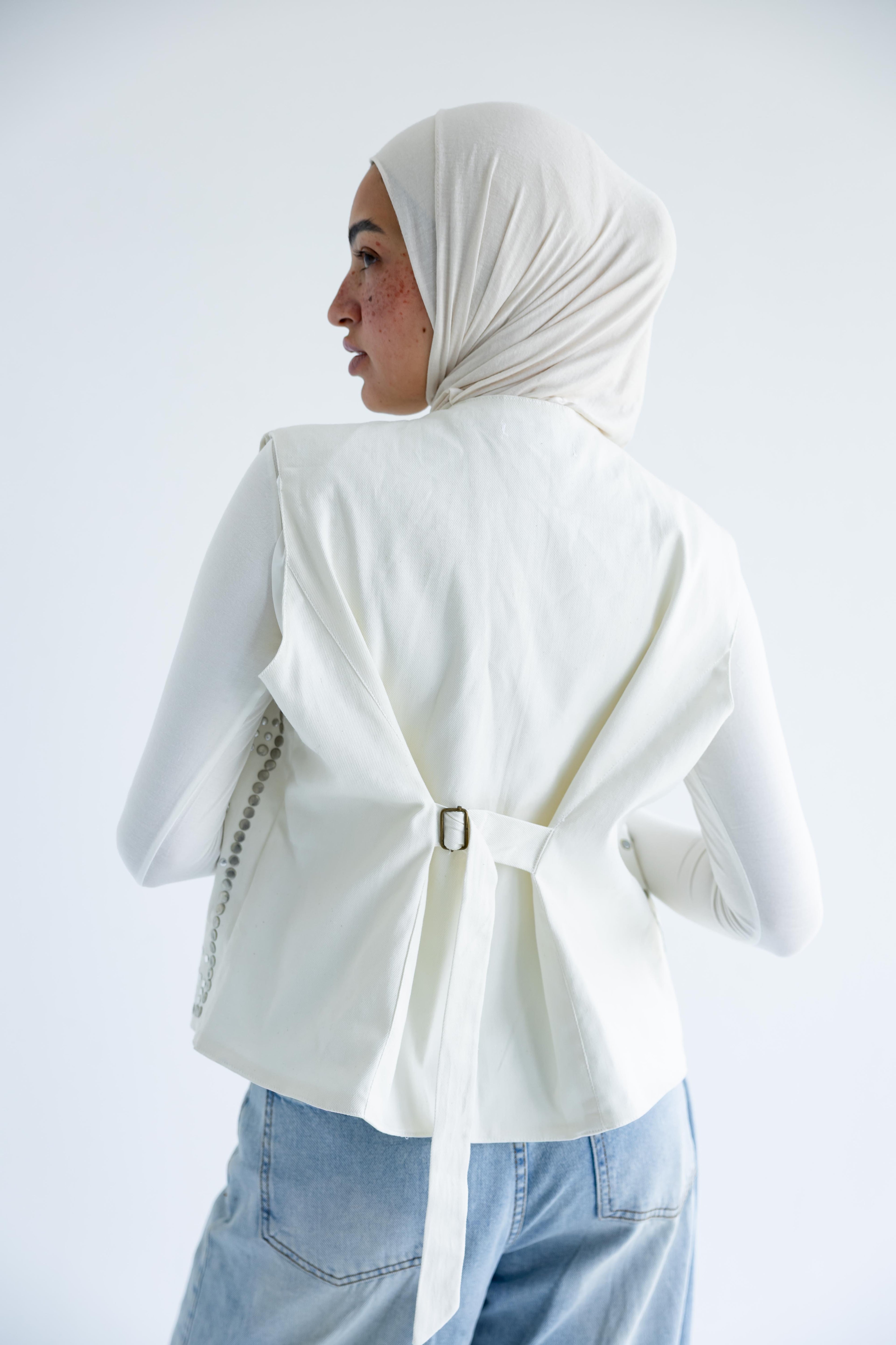 Chevron-studded vest in structured cotton - White