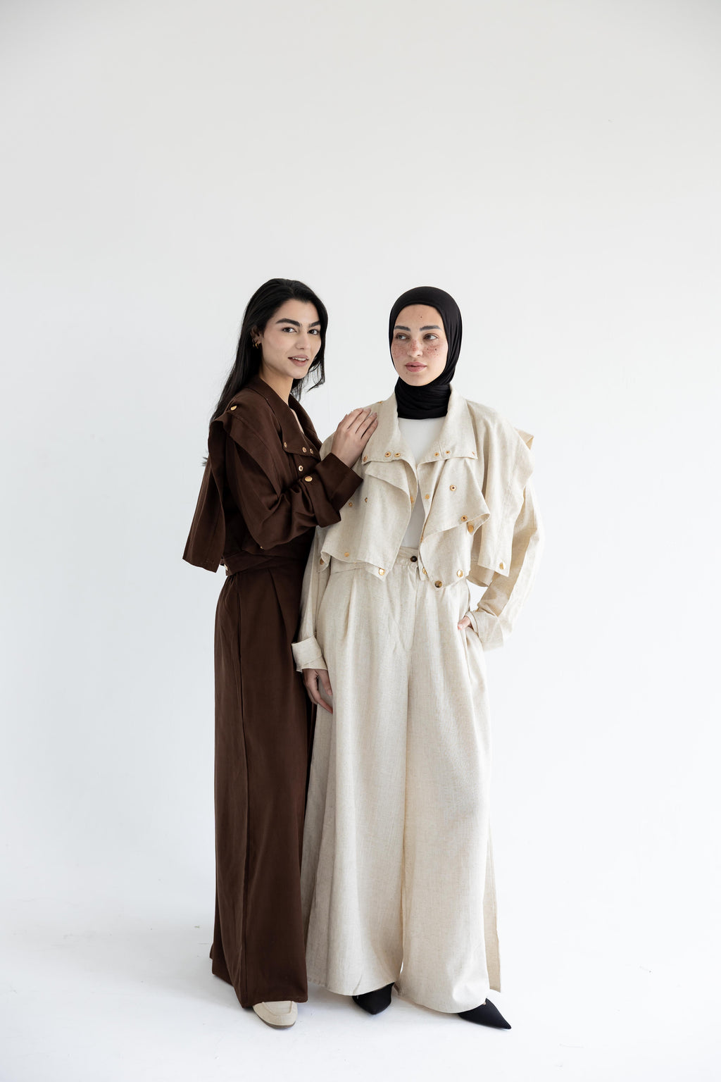 Layered modest set in linen blend – Beige