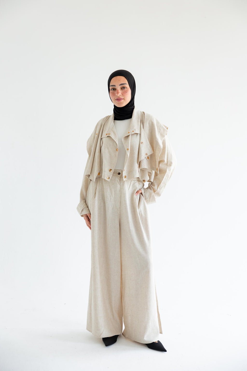 Layered modest set in linen blend – Beige