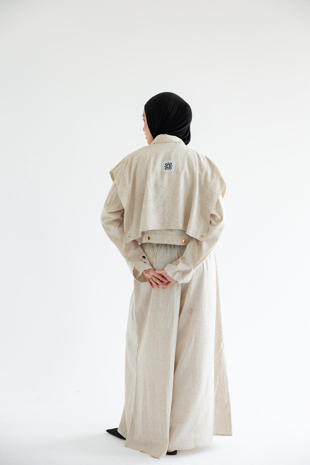 Layered modest set in linen blend – Beige