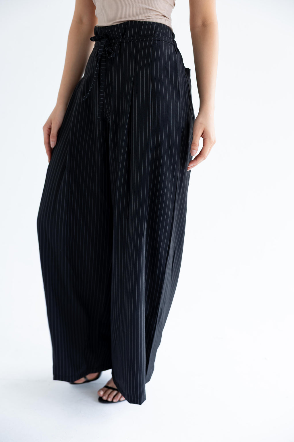 Pinstriped pant in anti-wrinkle Linen TR - Black