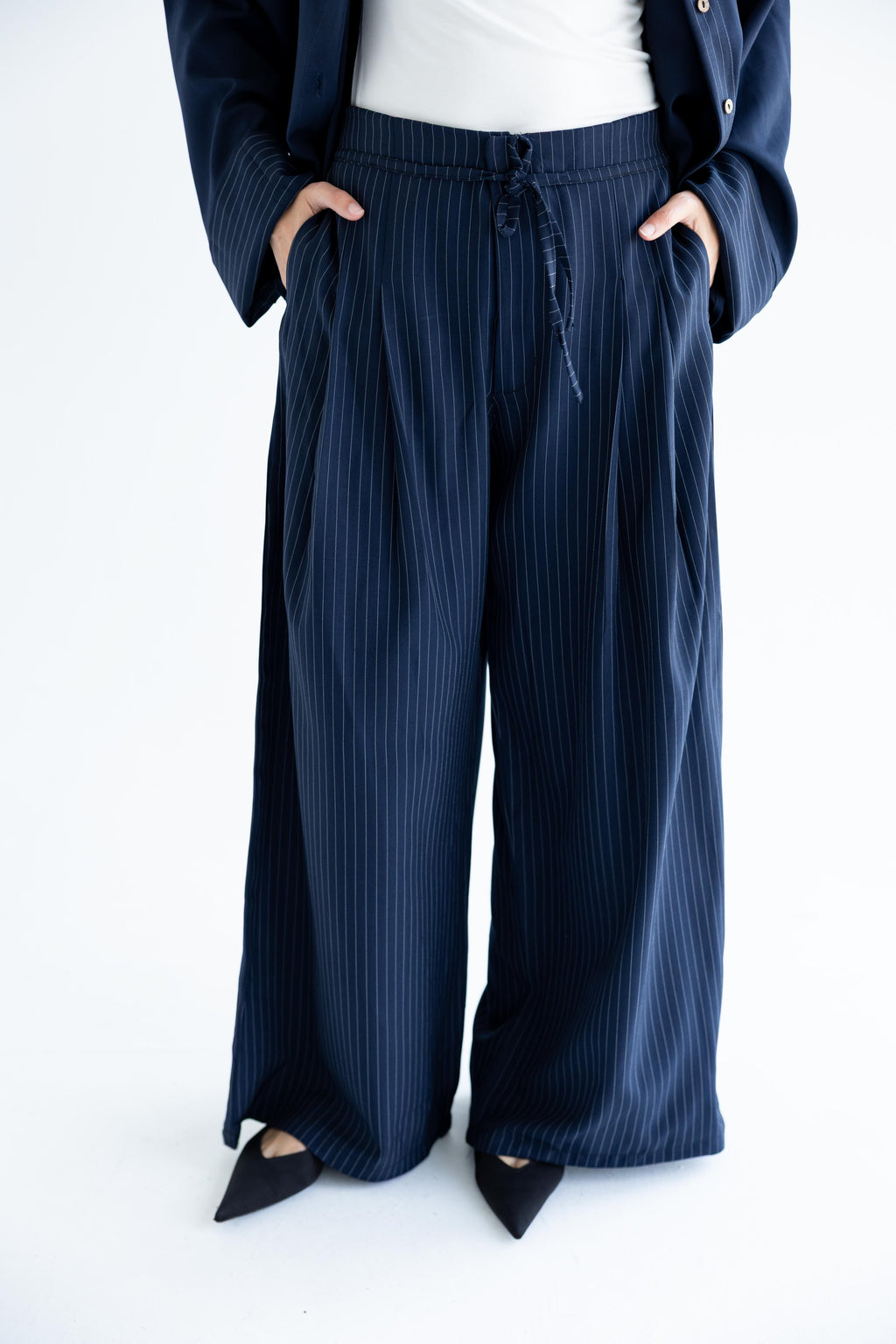 Pinstriped pant in anti-wrinkle Linen TR - Navy