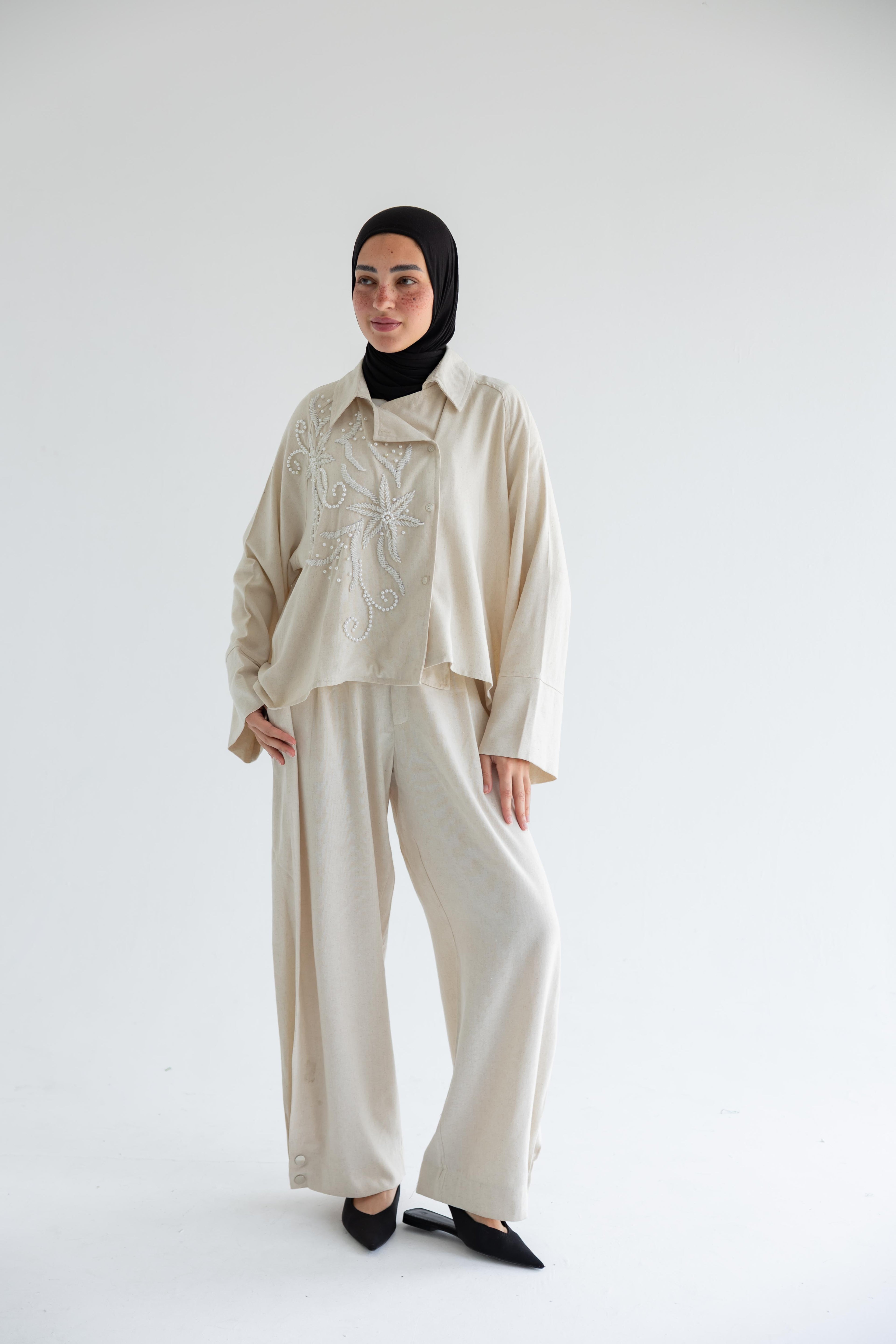 Embroidered floral set in linen - Beige