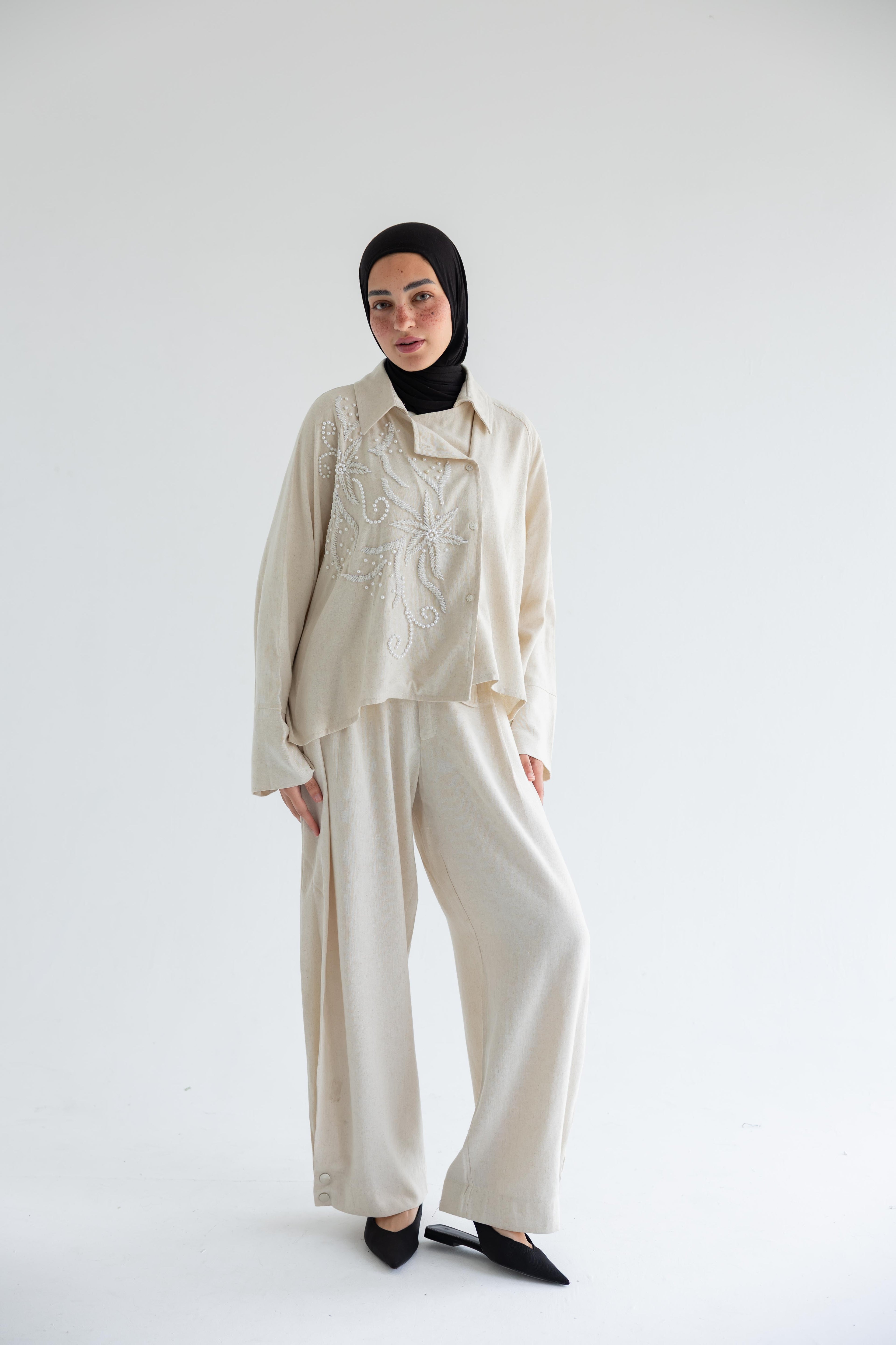 Embroidered floral set in linen - Beige