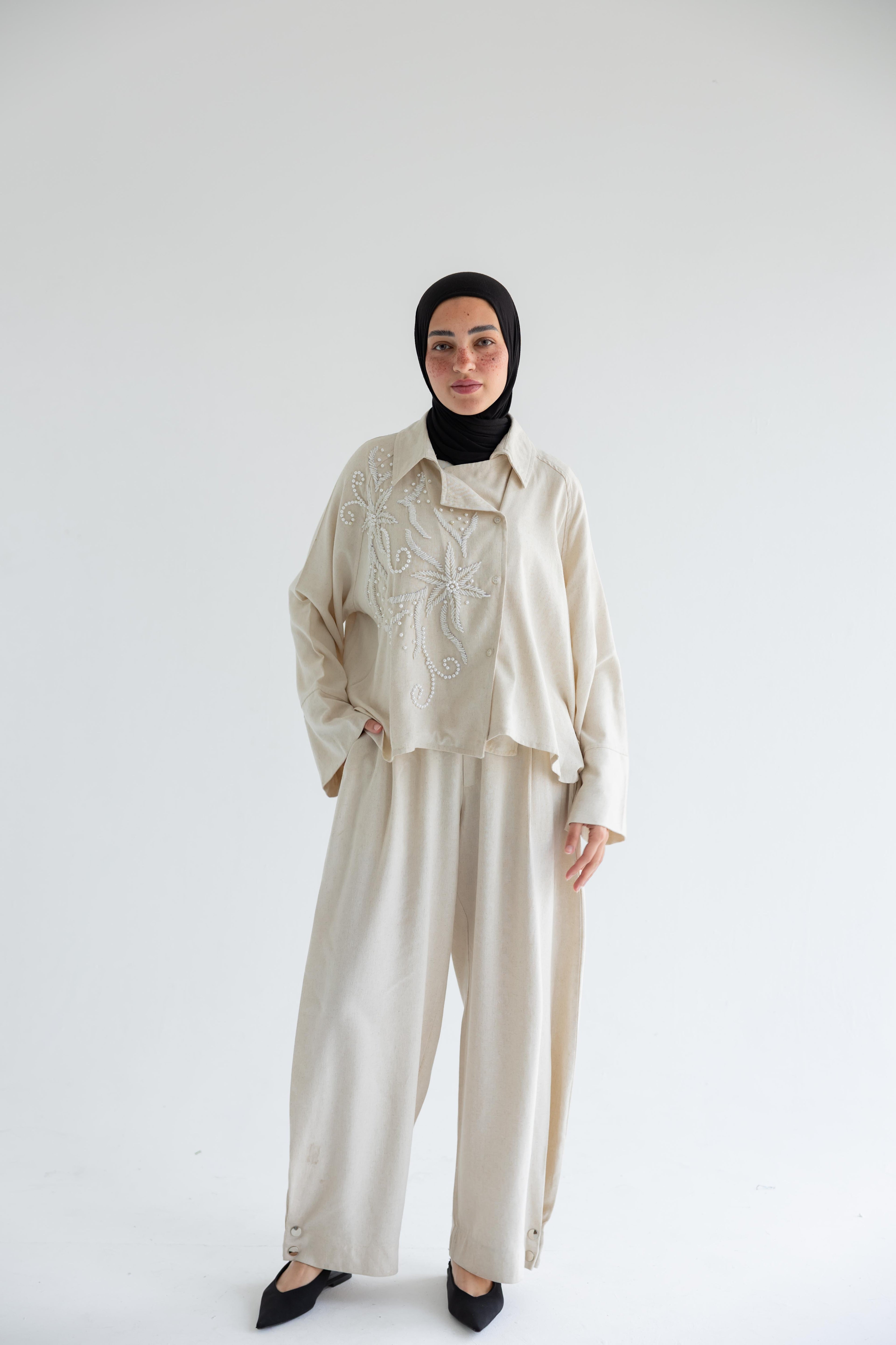 Embroidered floral set in linen - Beige