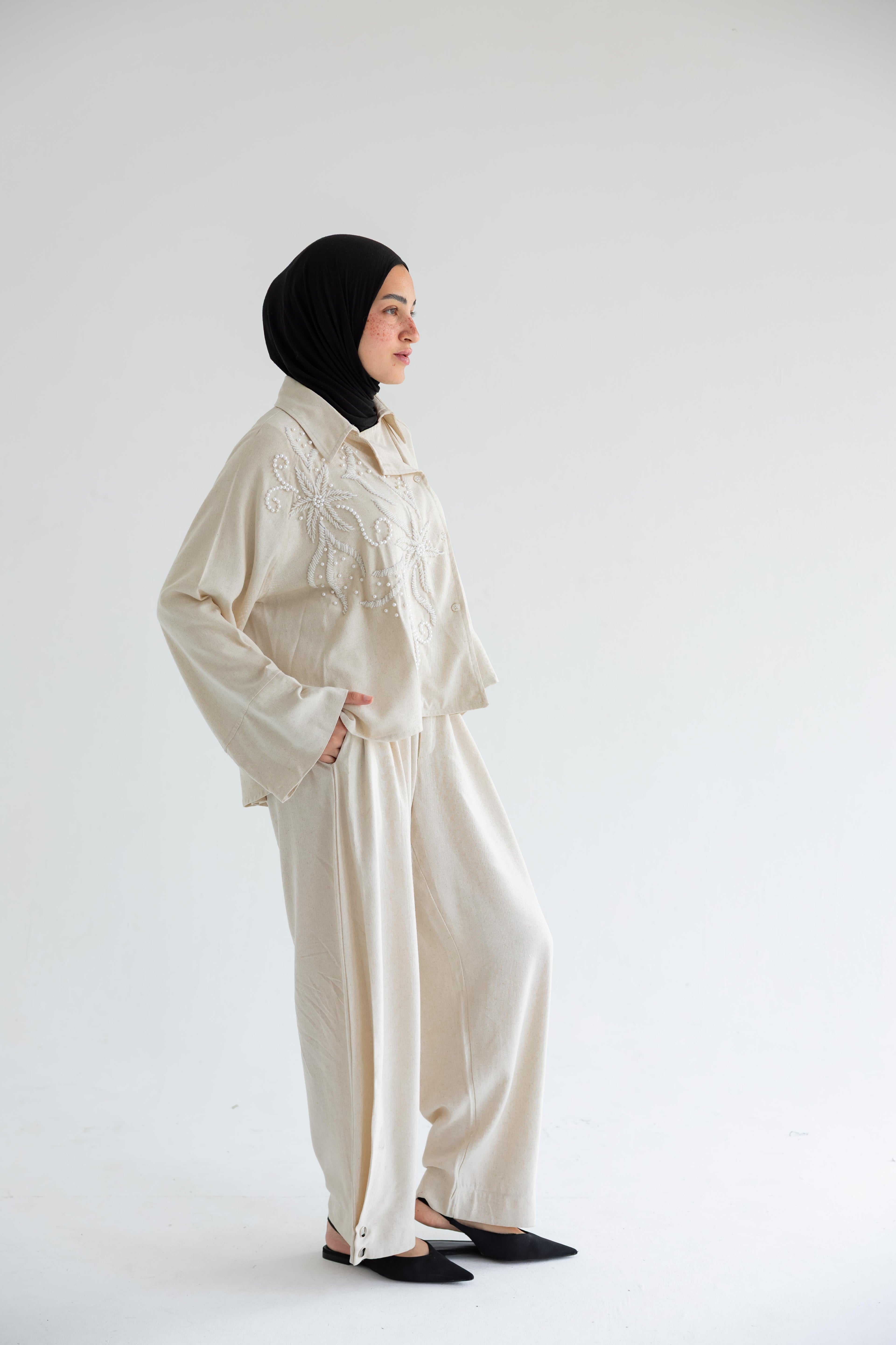 Embroidered floral set in linen - Beige